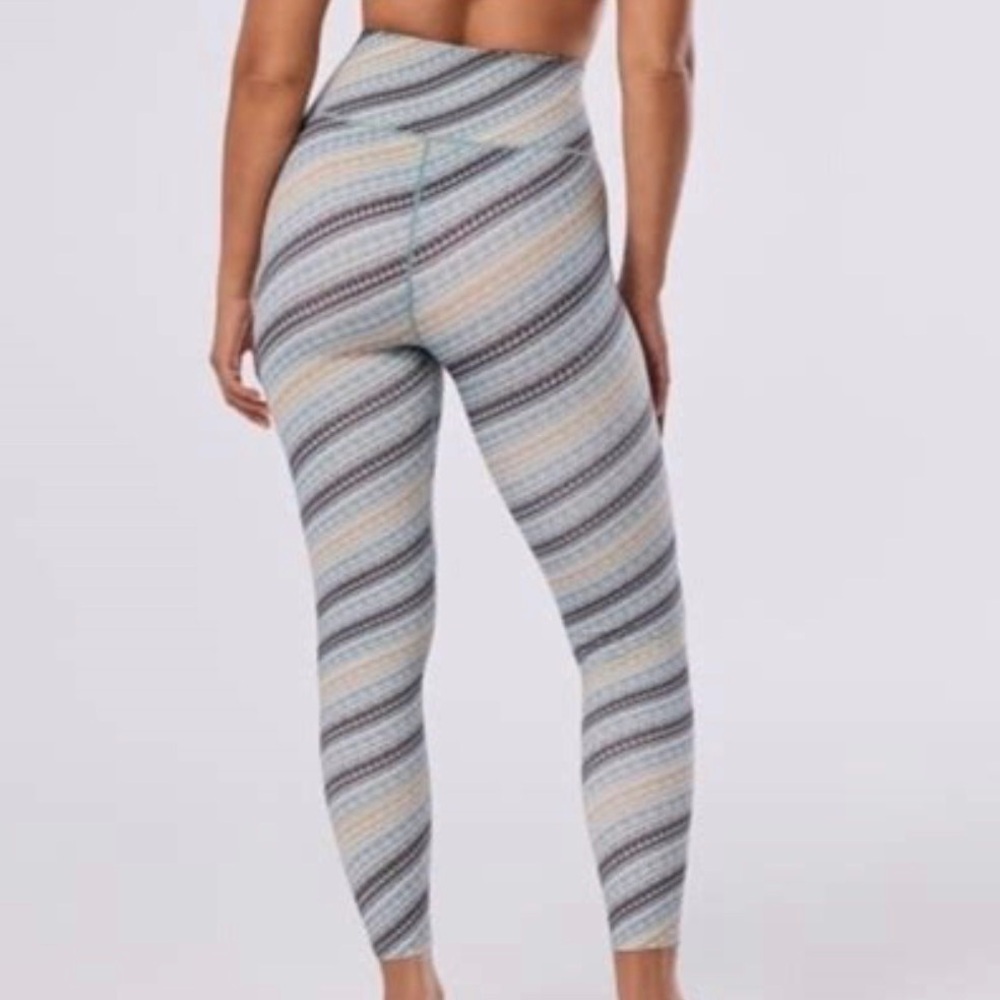 TAVI - Seamless 7/8 Rib Tight/Leggings - Mirage Stripe - NWT